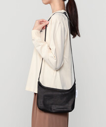sisii（シシ）の「Sisii | 〈別注〉 レザーサコッシュ UNISEX（ショルダーバッグ）」