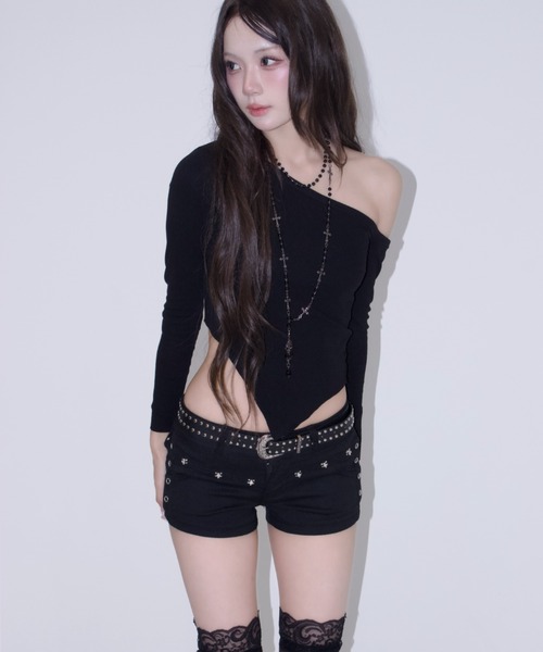 REINE NOIRE（レーヌノワール）の「black edge tops. / ブラックエッジトップス（Tシャツ/カットソー・レディース・ブラック・FREE）」の9枚目の写真