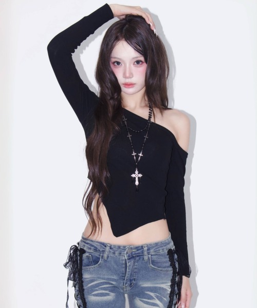REINE NOIRE（レーヌノワール）の「black edge tops. / ブラックエッジトップス（Tシャツ/カットソー・レディース・ブラック・FREE）」の3枚目の写真