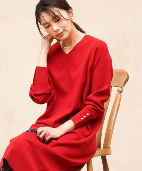 MK MICHEL KLEIN（エムケーミッシェルクラン）の「[洗える]Vネックニットワンピース（ワンピース・レディース・レッド/グレー・38）」の4枚目の写真