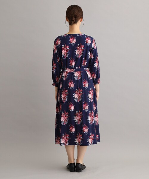LAURA ASHLEY（ローラアシュレイ）の「【ジャージ素材／洗える／同柄アイテムあり】チスウィック柄ワンピース（ワンピース・レディース・ネイビー系・38/40）」の10枚目の写真