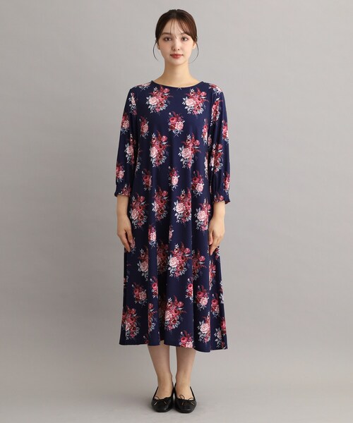 LAURA ASHLEY（ローラアシュレイ）の「【ジャージ素材／洗える／同柄アイテムあり】チスウィック柄ワンピース（ワンピース・レディース・ネイビー系・38/40）」の3枚目の写真