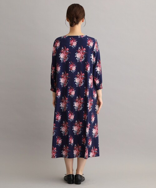 LAURA ASHLEY（ローラアシュレイ）の「【ジャージ素材／洗える／同柄アイテムあり】チスウィック柄ワンピース（ワンピース・レディース・ネイビー系・38/40）」の2枚目の写真