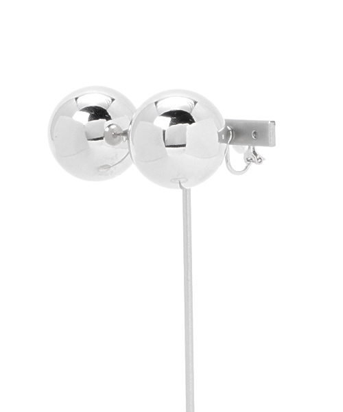 SLY（スライ）の「BALL EARRING（ピアス（両耳用）・レディース・ホワイト/ゴールド/シルバー・FREE）」の4枚目の写真