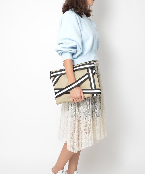 SOLPRESA（ソルプレーサ）の「テープクラッチバッグ（クラッチバッグ・レディース・ベージュ/ネイビー/キナリ・FREE）」の13枚目の写真