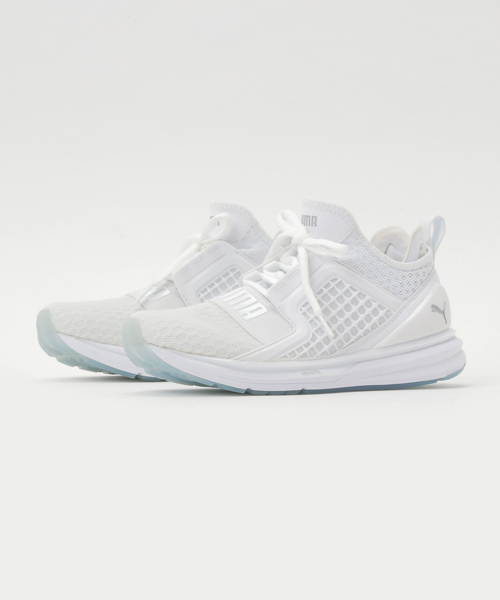 PUMA(プーマ)の「プーマ イグナイト LIMITLESS ウィメンズ (WOMEN)(スニーカー・レディース・ブラック/ホワイト・22.5cm/24.0cm/23.5cm/24.5cm/25.5cm/25.0cm/23.0cm)」の1枚目の写真