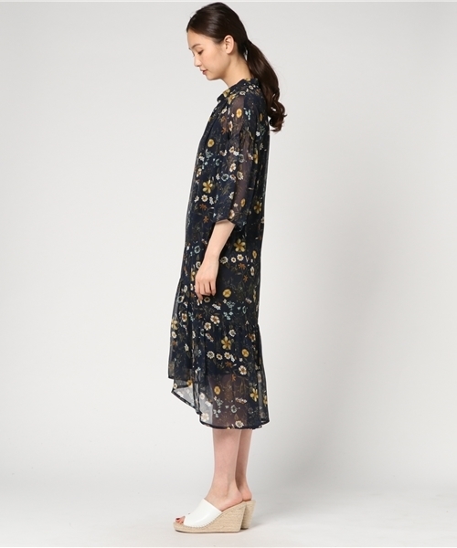 archives(アルシーヴ)の「花柄楊柳イレヘムキャミ付きワンピース(ワンピース・レディース・オフホワイト/ネイビー/ブラウン系その他・MEDIUM)」の5枚目の写真