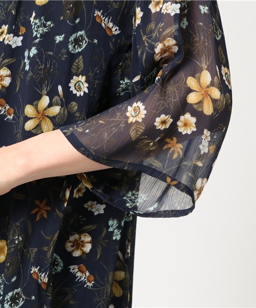 archives(アルシーヴ)の「花柄楊柳イレヘムキャミ付きワンピース(ワンピース・レディース・オフホワイト/ネイビー/ブラウン系その他・MEDIUM)」の8枚目の写真