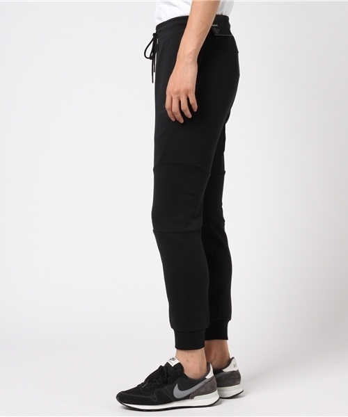 NIKE(ナイキ)の「NIKE テックフリースジョガー(その他パンツ・メンズ・ブラック/グレー・S/M/L)」の7枚目の写真