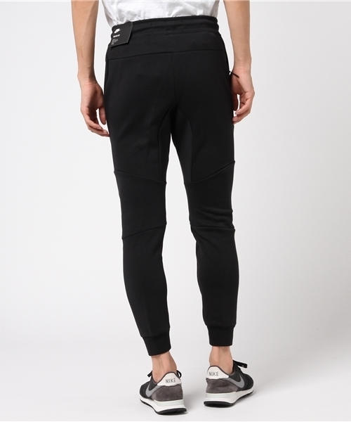NIKE(ナイキ)の「NIKE テックフリースジョガー(その他パンツ・メンズ・ブラック/グレー・S/M/L)」の6枚目の写真