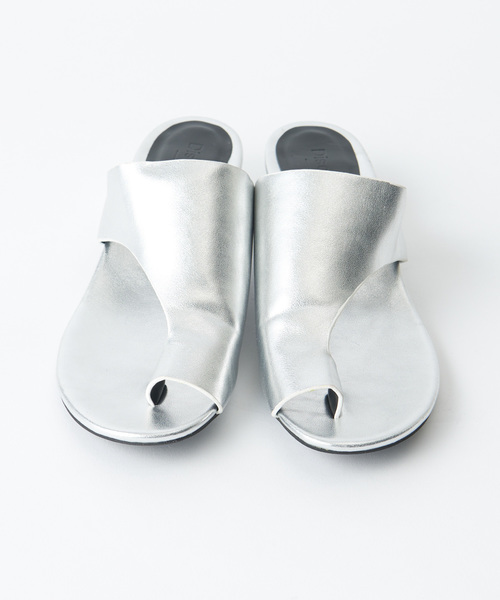 DISCOAT（ディスコート）の「トングサンダル（サンダル・レディース・ブラック/ベージュ/シルバー・MEDIUM/LARGE）」の4枚目の写真