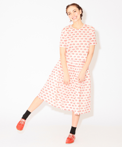 Ray BEAMS(レイビームス)の「○Ray BEAMS / リッププリント クロップドプルオーバー(シャツ/ブラウス・レディース・ブラック系その他/レッド系その他・ONE SIZE)」の3枚目の写真