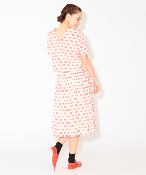 Ray BEAMS(レイビームス)の「○Ray BEAMS / リッププリント クロップドプルオーバー(シャツ/ブラウス・レディース・ブラック系その他/レッド系その他・ONE SIZE)」の4枚目の写真