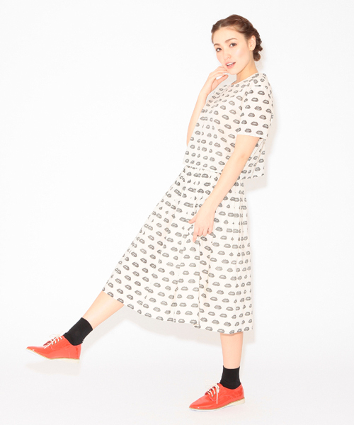 Ray BEAMS(レイビームス)の「○Ray BEAMS / リッププリント クロップドプルオーバー(シャツ/ブラウス・レディース・ブラック系その他/レッド系その他・ONE SIZE)」の9枚目の写真