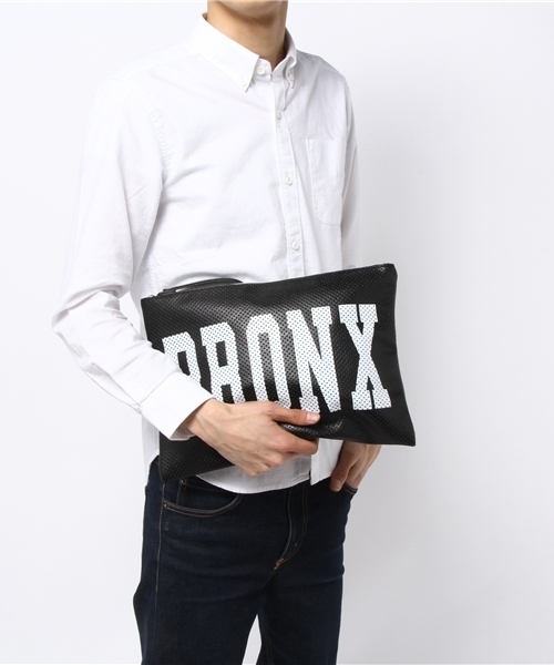 WEGO（ウィゴー）の「WEGO/パンチングクラッチバッグ（クラッチバッグ・メンズ・ホワイト/ブラック・FREE）」の3枚目の写真