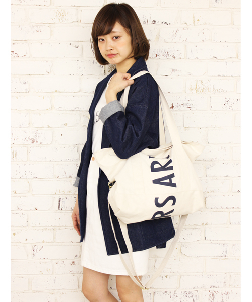 Kastane（カスタネ）の「【Kastane】 MAGAZINE BAG（トートバッグ・レディース・ホワイト/ブル－グレ－/ネイビー・FREE）」の5枚目の写真