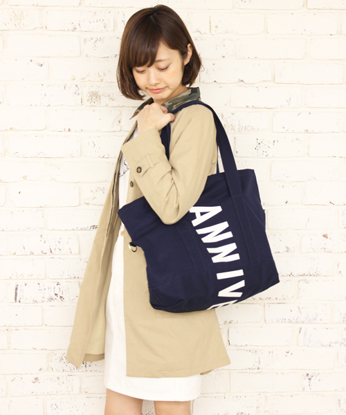 Kastane（カスタネ）の「【Kastane】 MAGAZINE BAG（トートバッグ・レディース・ホワイト/ブル－グレ－/ネイビー・FREE）」の8枚目の写真