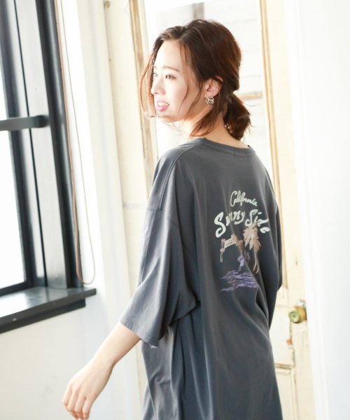 BAYFLOW(ベイフロー)の「カリフォルニアコットン BIG Tシャツ(Tシャツ/カットソー・レディース・ホワイト/チャコール/イエロー・FREE)」の3枚目の写真