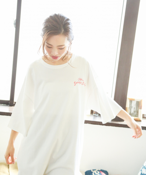 BAYFLOW(ベイフロー)の「カリフォルニアコットン BIG Tシャツ(Tシャツ/カットソー・レディース・ホワイト/チャコール/イエロー・FREE)」の4枚目の写真