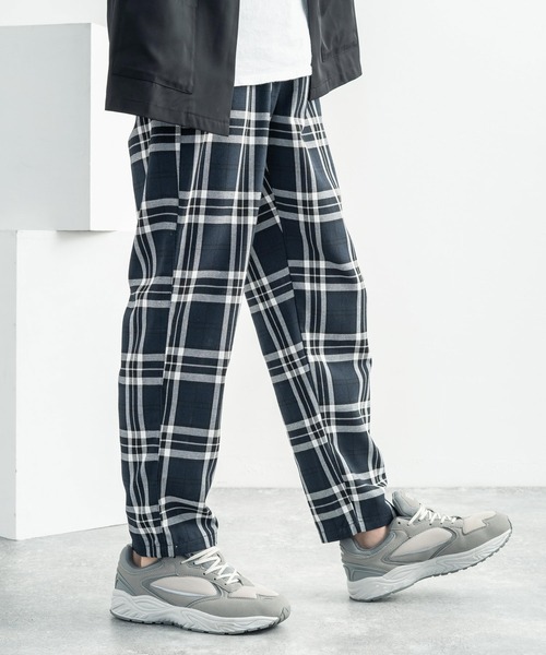 Rocky Monroe（ロッキーモンロー）の「ワイドテーパードイージーシェフパンツ スケーターパンツ（その他パンツ・メンズ・チャコールグレー/ネイビー/ブラウン/グレー/カーキ/ブラック/ベージュ/レオパード/ウッドランド/オフホワイト/グレー系その他/ブラウン系その他/ネイビー系・LL/M/L）」の10枚目の写真