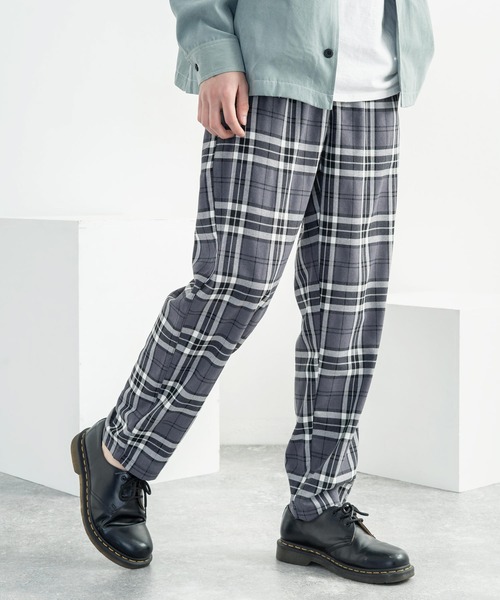 Rocky Monroe（ロッキーモンロー）の「ワイドテーパードイージーシェフパンツ スケーターパンツ（その他パンツ・メンズ・チャコールグレー/ネイビー/ブラウン/グレー/カーキ/ブラック/ベージュ/レオパード/ウッドランド/オフホワイト/グレー系その他/ブラウン系その他/ネイビー系・LL/M/L）」の3枚目の写真