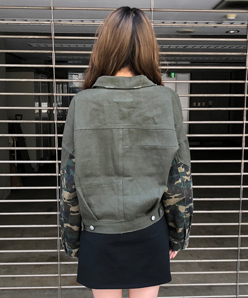 ENVYM（アンビー）の「ＢＩＧポケットデニムＪＫ（デニムジャケット・レディース・ブルー/カモフラージュ・FREE）」の7枚目の写真