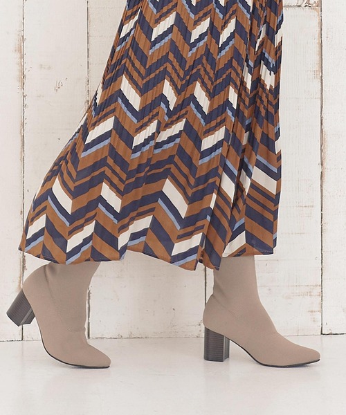 KOBE LETTUCE（コウベレタス）の「2TYPEソックスブーツ　ショーツブーツ（ブーツ・レディース・ブラック系その他/ベージュ系その他/ブラック系その他2/ベージュ系その他2/ブラウン系その他2/ブラック系その他4/ホワイト系その他2/ブラウン系その他/ホワイト系その他/ブラック系その他3・S/LL/M/L）」の9枚目の写真