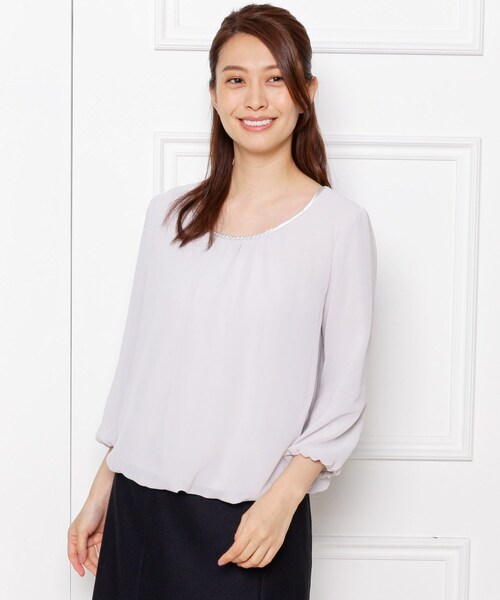 SHOO・LA・RUE（シューラルー）の「【洗える】ビジュー付きブラウス（シャツ/ブラウス・レディース・ライトグレー/ダークネイビー/ホワイト系/ホワイト系その他/ライトグレー系/ネイビー系6・01/02/03/04/05/06）」の4枚目の写真