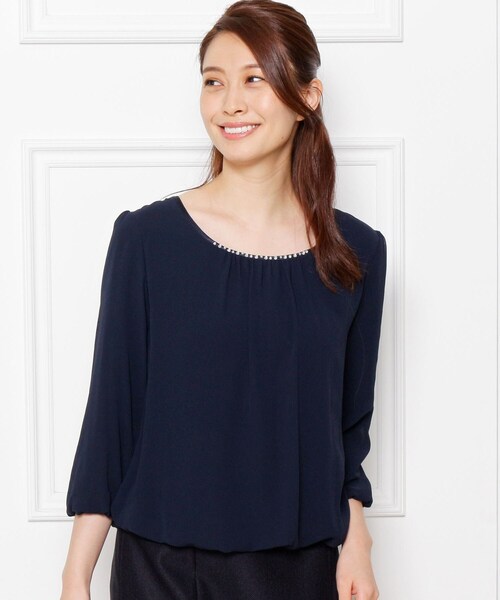 SHOO・LA・RUE（シューラルー）の「【洗える】ビジュー付きブラウス（シャツ/ブラウス・レディース・ライトグレー/ダークネイビー/ホワイト系/ホワイト系その他/ライトグレー系/ネイビー系6・01/02/03/04/05/06）」の6枚目の写真