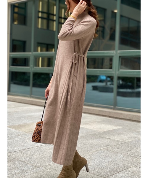 Day and Grade（デイアンドグレイド）の「サイドアクセントワンピース（ワンピース・レディース・ベージュ・FREE）」の4枚目の写真