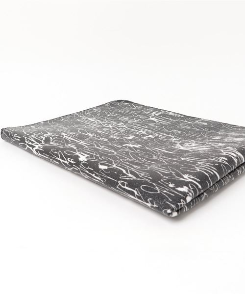 Sync.(スィンク)の「Sync.【CURTIS KULIG】A3 DOCUMENT CASE "ALL OVER" made by FABRICK(クラッチバッグ・メンズ・ブラック・ONE SIZE)」の4枚目の写真