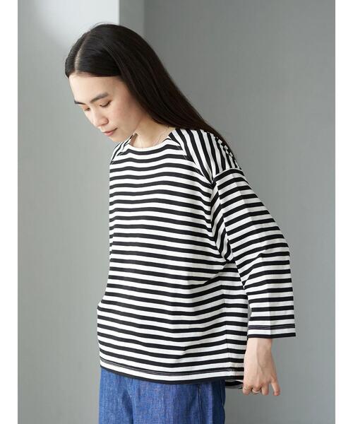 AMERICAN HOLIC（アメリカンホリック）の「スクエアネックカットプルオーバー 〇＊（Tシャツ/カットソー・レディース・チャコールグレー/アイボリー/ブラック系その他4/ブルー系その他2・M/L）」の22枚目の写真