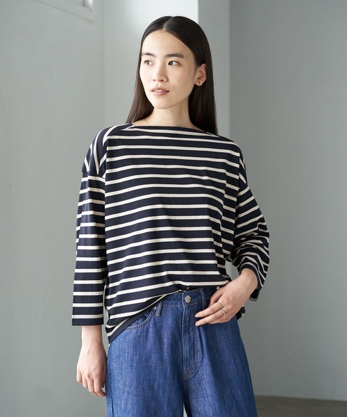 AMERICAN HOLIC（アメリカンホリック）の「スクエアネックカットプルオーバー 〇＊（Tシャツ/カットソー・レディース・チャコールグレー/アイボリー/ブラック系その他4/ブルー系その他2・M/L）」の4枚目の写真