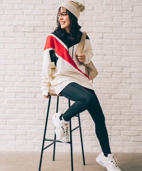 Reebok（リーボック）の「クラシックス PVT EMB フーデッド スウェットシャツ / Classics PVT EMB Hooded Sweatshirt（パーカー・メンズ・ブラック/オフホワイト/ヘザーグレー/ホワイト×レッド/グレー系その他/ブラック×イエロー・X-LARGE/XXX-LARGE/X-SMALL/XX-LARGE/MEDIUM/LARGE/SMALL）」の8枚目の写真