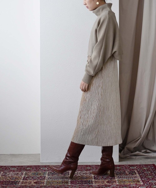 Eimee Law（エイミーロウ）の「ドルマントップス&ベロアプリーツドレス SET UP（ワンピース・レディース・ダークベージュ/チャコールグレー/ブラック・38）」の5枚目の写真