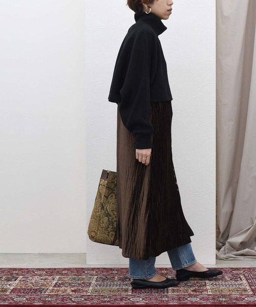 Eimee Law（エイミーロウ）の「ドルマントップス&ベロアプリーツドレス SET UP（ワンピース・レディース・ダークベージュ/チャコールグレー/ブラック・38）」の9枚目の写真