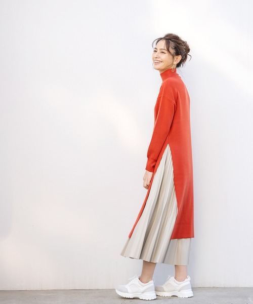 赤いハイネックスリットドレス 力まかせ 