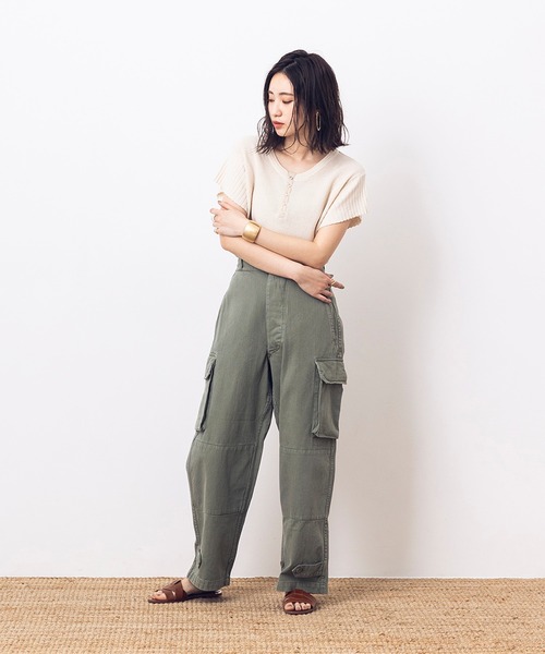 khakito（カーキト）の「綿100% 麻タッチ ヘンリーネックカットソー（Tシャツ/カットソー・レディース・ブラウン/オフホワイト/ブラック・FREE）」の12枚目の写真