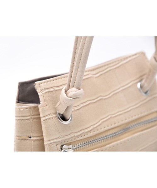 DEVICE（デバイス）の「【インフルエンサー もも × DEVICE コラボ】Rename フェイクレザー クロコ柄ショルダーバッグ（ショルダーバッグ・レディース・ブラック/ベージュ・FREE）」の19枚目の写真