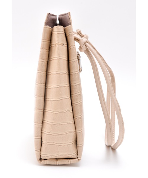 DEVICE（デバイス）の「【インフルエンサー もも × DEVICE コラボ】Rename フェイクレザー クロコ柄ショルダーバッグ（ショルダーバッグ・レディース・ブラック/ベージュ・FREE）」の16枚目の写真