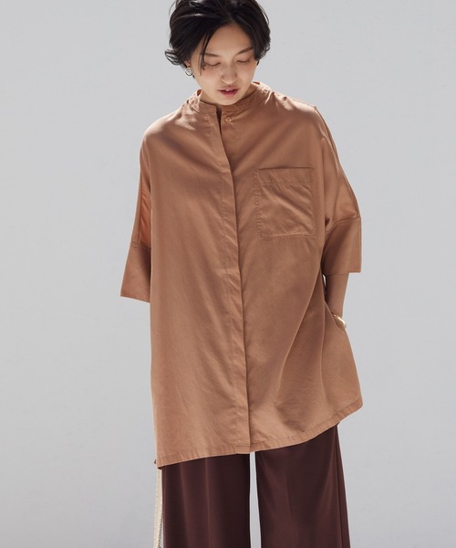 OMNES Another Edition（オムネス アナザーエディション）の「製品洗い綿サテン バンドカラービッグ七分袖シャツ（シャツ/ブラウス・レディース・ブラウン系その他・FREE）」の10枚目の写真