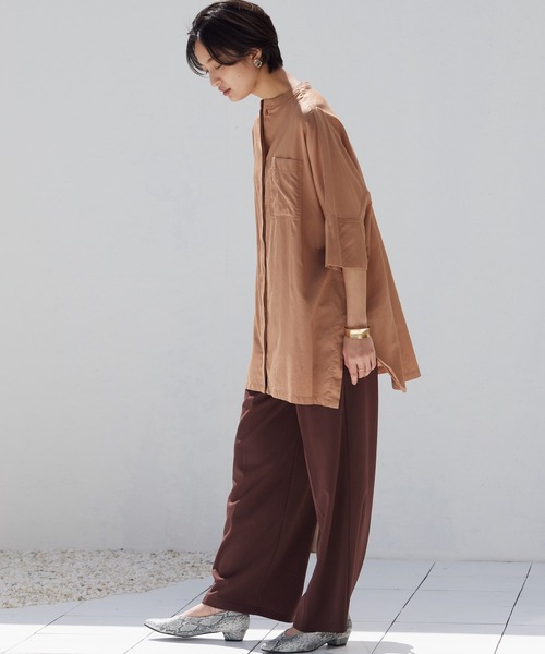 OMNES Another Edition（オムネス アナザーエディション）の「製品洗い綿サテン バンドカラービッグ七分袖シャツ（シャツ/ブラウス・レディース・ブラウン系その他・FREE）」の11枚目の写真