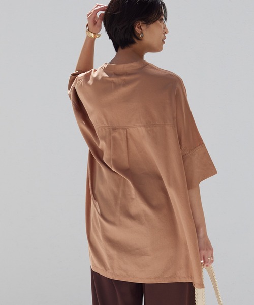 OMNES Another Edition（オムネス アナザーエディション）の「製品洗い綿サテン バンドカラービッグ七分袖シャツ（シャツ/ブラウス・レディース・ブラウン系その他・FREE）」の13枚目の写真