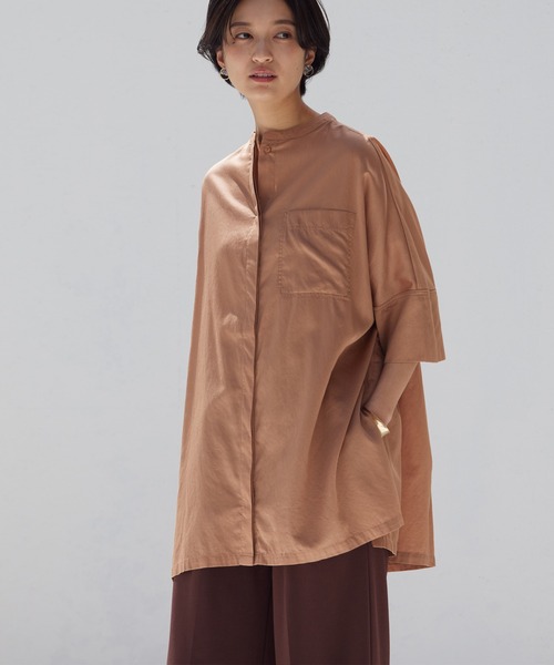 OMNES Another Edition（オムネス アナザーエディション）の「製品洗い綿サテン バンドカラービッグ七分袖シャツ（シャツ/ブラウス・レディース・ブラウン系その他・FREE）」の21枚目の写真