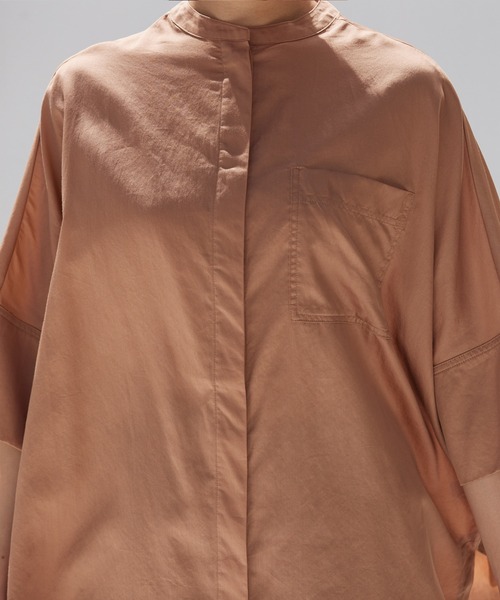 OMNES Another Edition（オムネス アナザーエディション）の「製品洗い綿サテン バンドカラービッグ七分袖シャツ（シャツ/ブラウス・レディース・ブラウン系その他・FREE）」の19枚目の写真
