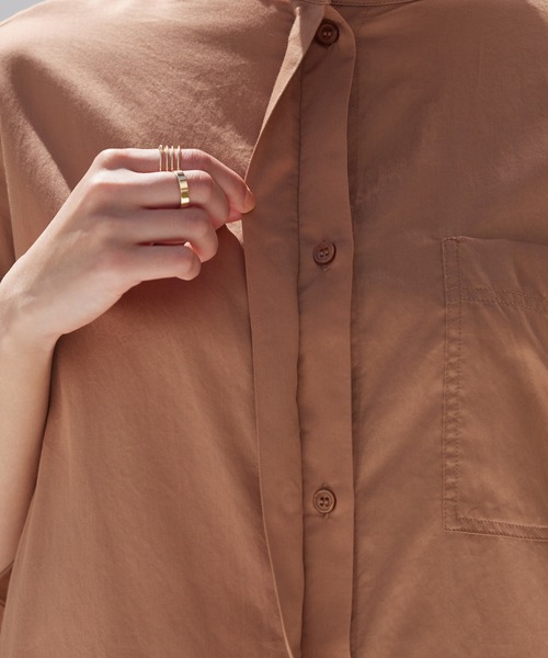 OMNES Another Edition（オムネス アナザーエディション）の「製品洗い綿サテン バンドカラービッグ七分袖シャツ（シャツ/ブラウス・レディース・ブラウン系その他・FREE）」の16枚目の写真
