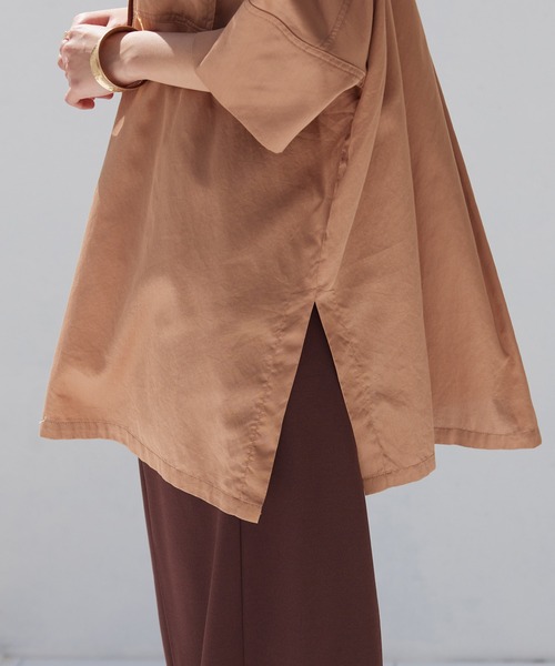 OMNES Another Edition（オムネス アナザーエディション）の「製品洗い綿サテン バンドカラービッグ七分袖シャツ（シャツ/ブラウス・レディース・ブラウン系その他・FREE）」の15枚目の写真