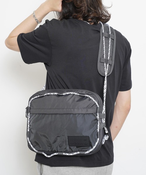 adidas Originals（アディダスオリジナルス）の「adidas RYV AIRLINER GN2314（ショルダーバッグ・メンズ・ダークグレー・ONE SIZE）」の13枚目の写真