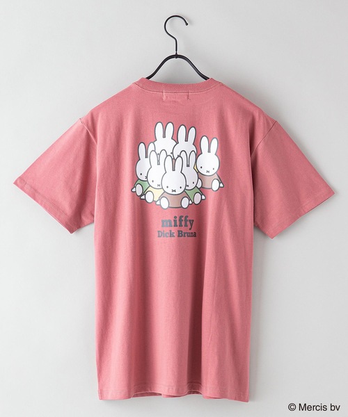 Miffy( ミッフィー)の「【MIFFY/ミッフィー】別注Tシャツ(Tシャツ/カットソー・メンズ・ブラック/ピンク/ベージュ系その他/ベージュ/ホワイト/オフホワイト/ブルー/ホワイト系その他・LARGE/MEDIUM/SMALL)」の12枚目の写真