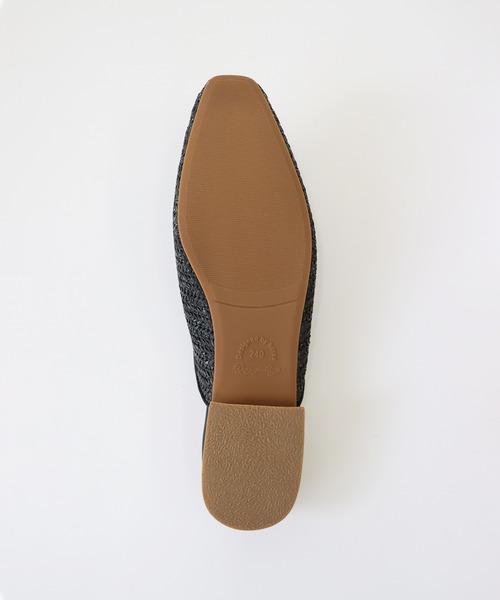 BLUEEAST（ブルーイースト）の「ストロー調メッシュフラットサンダル ミュール（サンダル・レディース・ブラック/オフホワイト・MEDIUM/LARGE）」の11枚目の写真